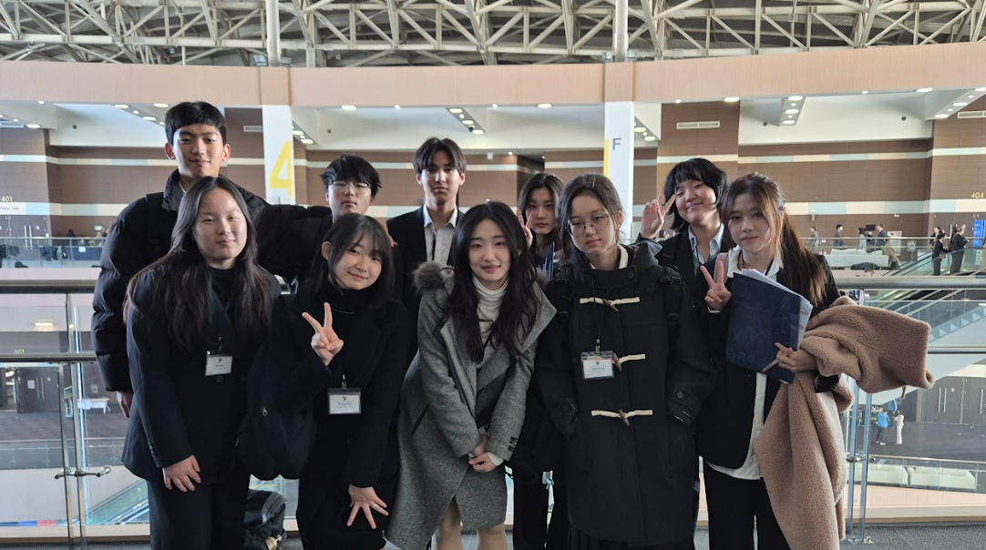 Students taking a group photo while participating in the Mock Trial/Model UN program as part of the Extracurricular activities